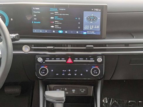 Used 2025 Hyundai Santa Cruz SEL FWD image 18