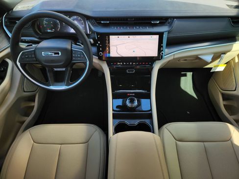 New 2026 Jeep Grand Cherokee L Limited w/ Luxury Tech Group II RWD image 23