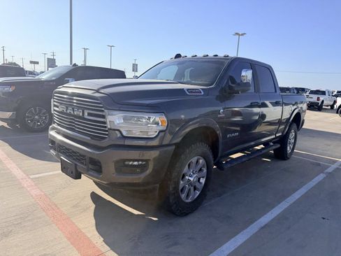 Used 2022 RAM 2500 Laramie AWD/4WD image 2