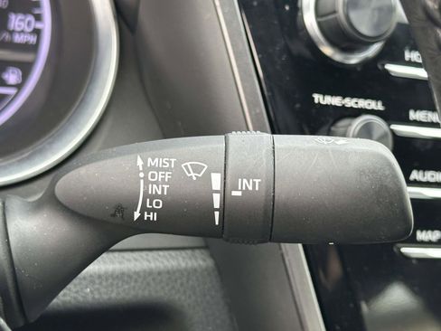 Used 2020 Toyota Camry SE image 24