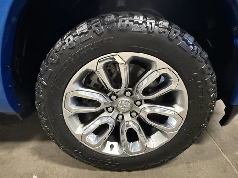 Used 2020 RAM 1500 Laramie w/ Sport Appearance Package AWD/4WD image 25