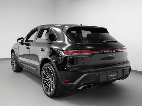 Used 2025 Porsche Macan image 3