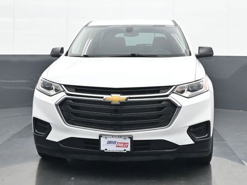 Used 2021 Chevrolet Traverse LS image 1