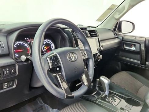 Used 2022 Toyota 4Runner TRD Off-Road image 18