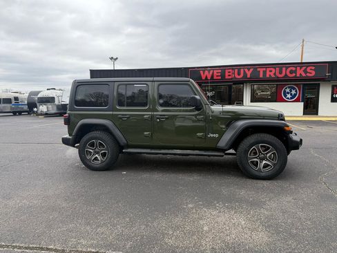 Used 2021 Jeep Wrangler Unlimited Sport image 3
