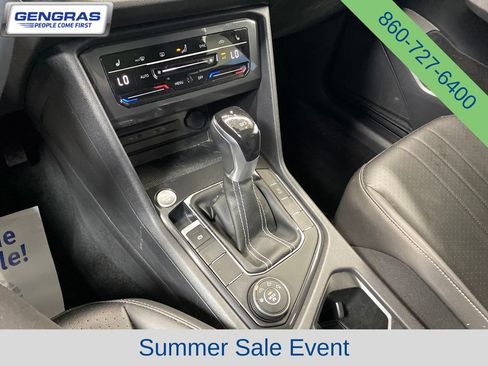 Used 2022 Volkswagen Tiguan SE AWD/4WD image 15