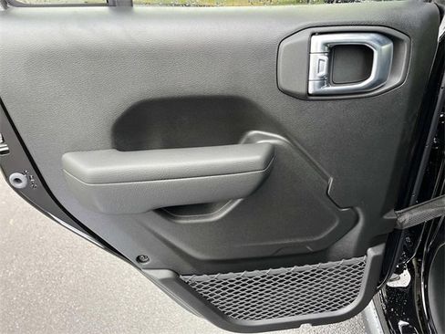 New 2026 Jeep Gladiator Mojave image 17