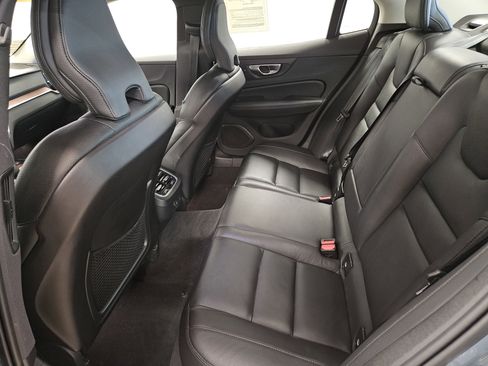 Used 2024 Volvo S60 B5 Ultimate image 11