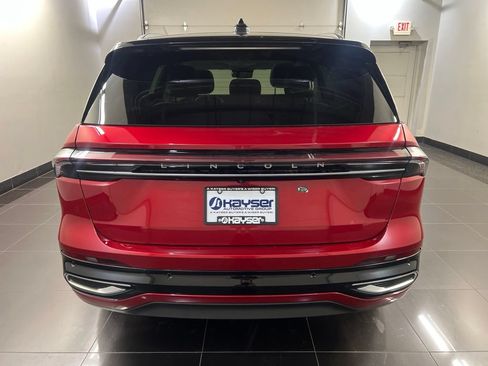 Used 2026 Lincoln Nautilus Reserve AWD/4WD image 5
