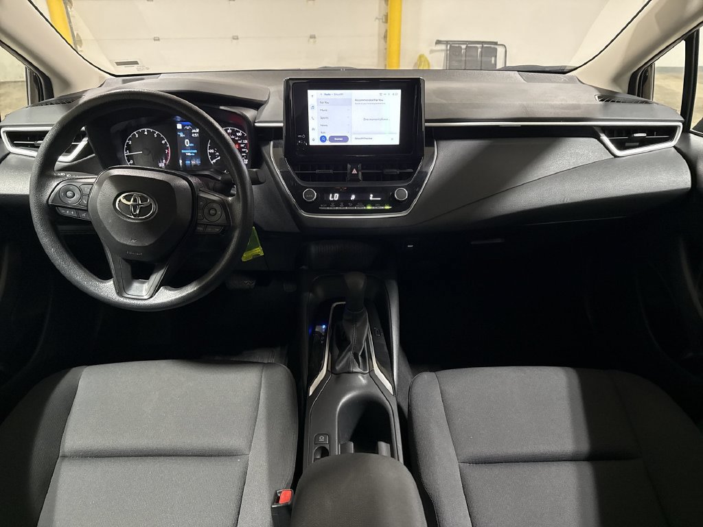 Used 2025 Toyota Corolla LE FWD image 10
