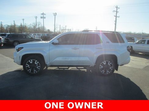 Used 2025 Toyota 4Runner TRD Sport Premium image 9