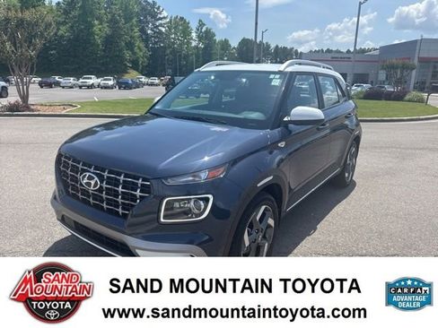 Used 2024 Hyundai Venue Limited FWD image 7