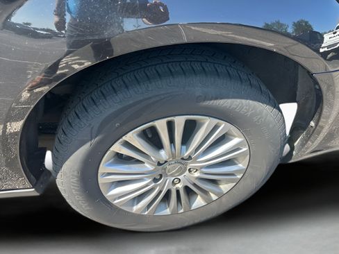 Used 2015 Chrysler Town & Country Touring-L w/ Trailer Tow Group FWD image 6