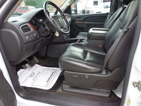 Used 2011 GMC Sierra 3500 SLT w/ SLT Convenience Package image 8