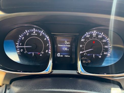 Used 2014 Toyota Avalon XLE FWD image 12