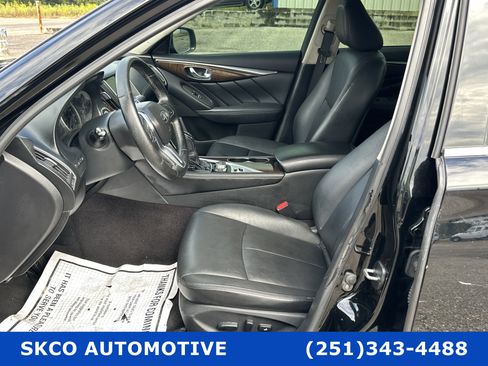 Used 2018 INFINITI Q50 Luxe w/ Essential Package (3.0T Luxe) image 11