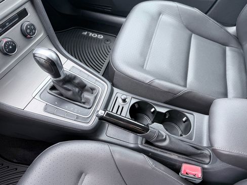 Used 2015 Volkswagen Golf S FWD image 14