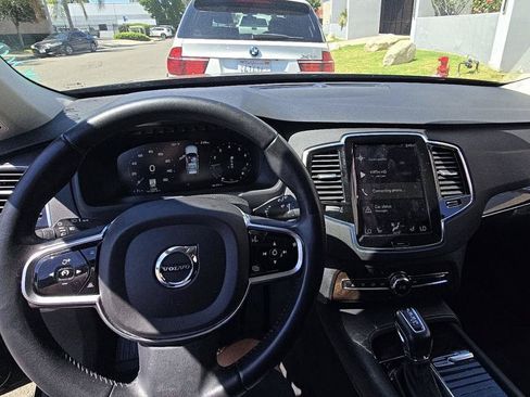 Used 2017 Volvo XC90 T5 Momentum w/ Vision Package FWD image 10