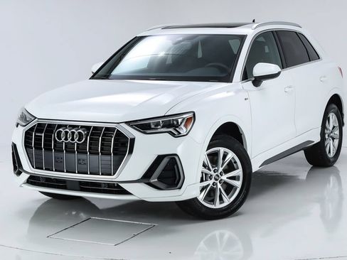 Used 2025 Audi Q3 2.0T Premium Plus w/ Premium Plus Package AWD/4WD image 44