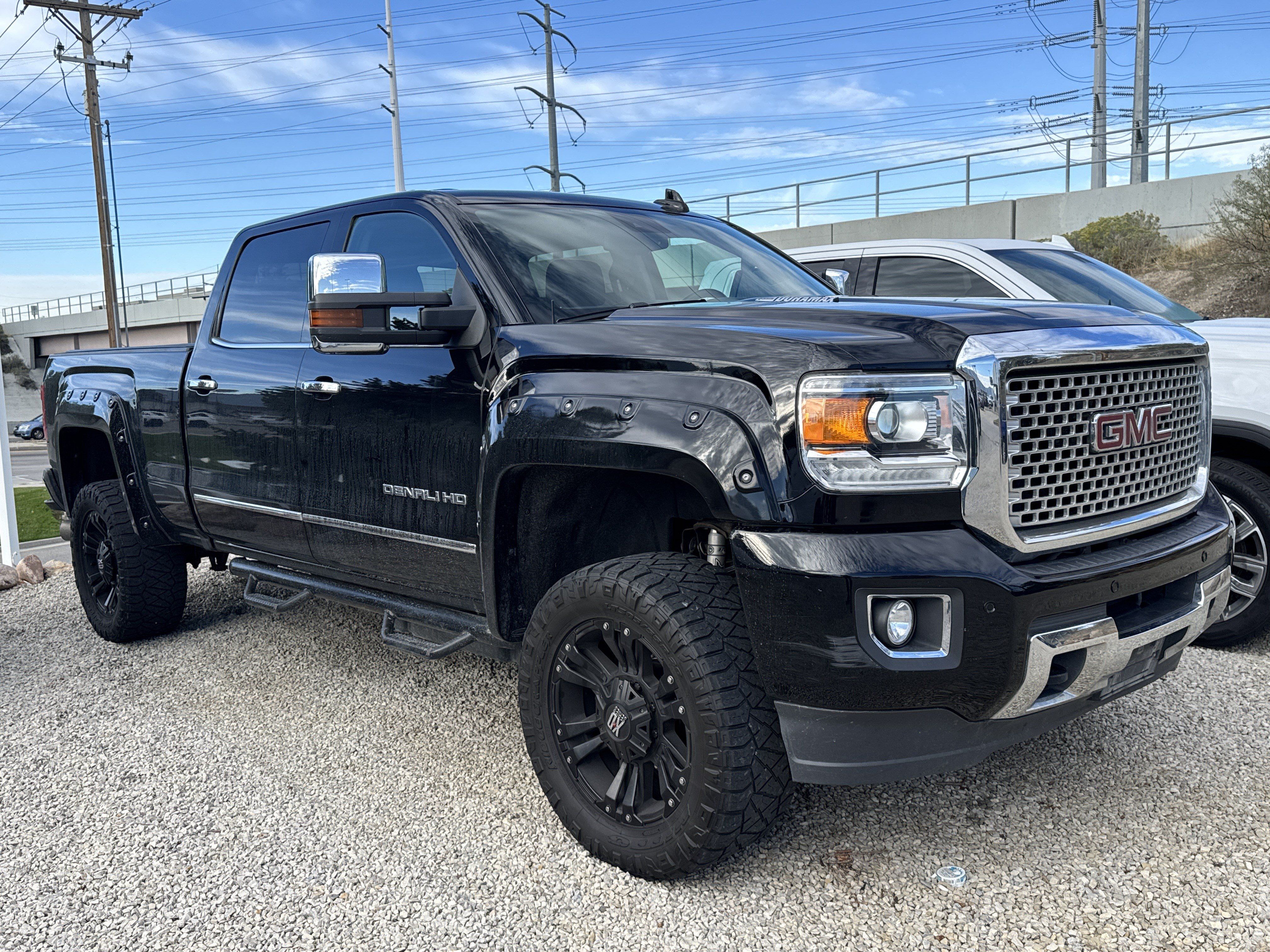 Used 2016 GMC Sierra 2500 Denali w/ Duramax Plus Package AWD/4WD image 2