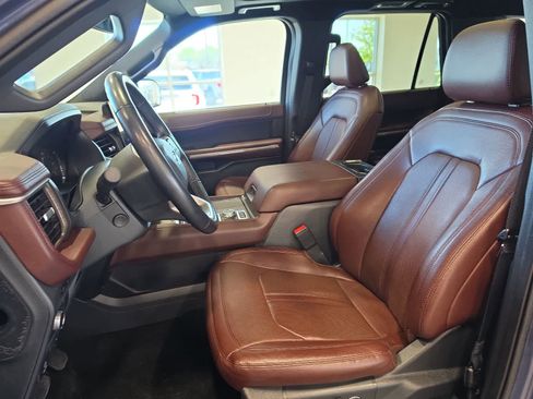 Used 2022 Ford Expedition Limited AWD/4WD image 16