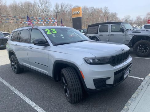 Used 2023 Jeep Grand Cherokee L Laredo AWD/4WD image 32