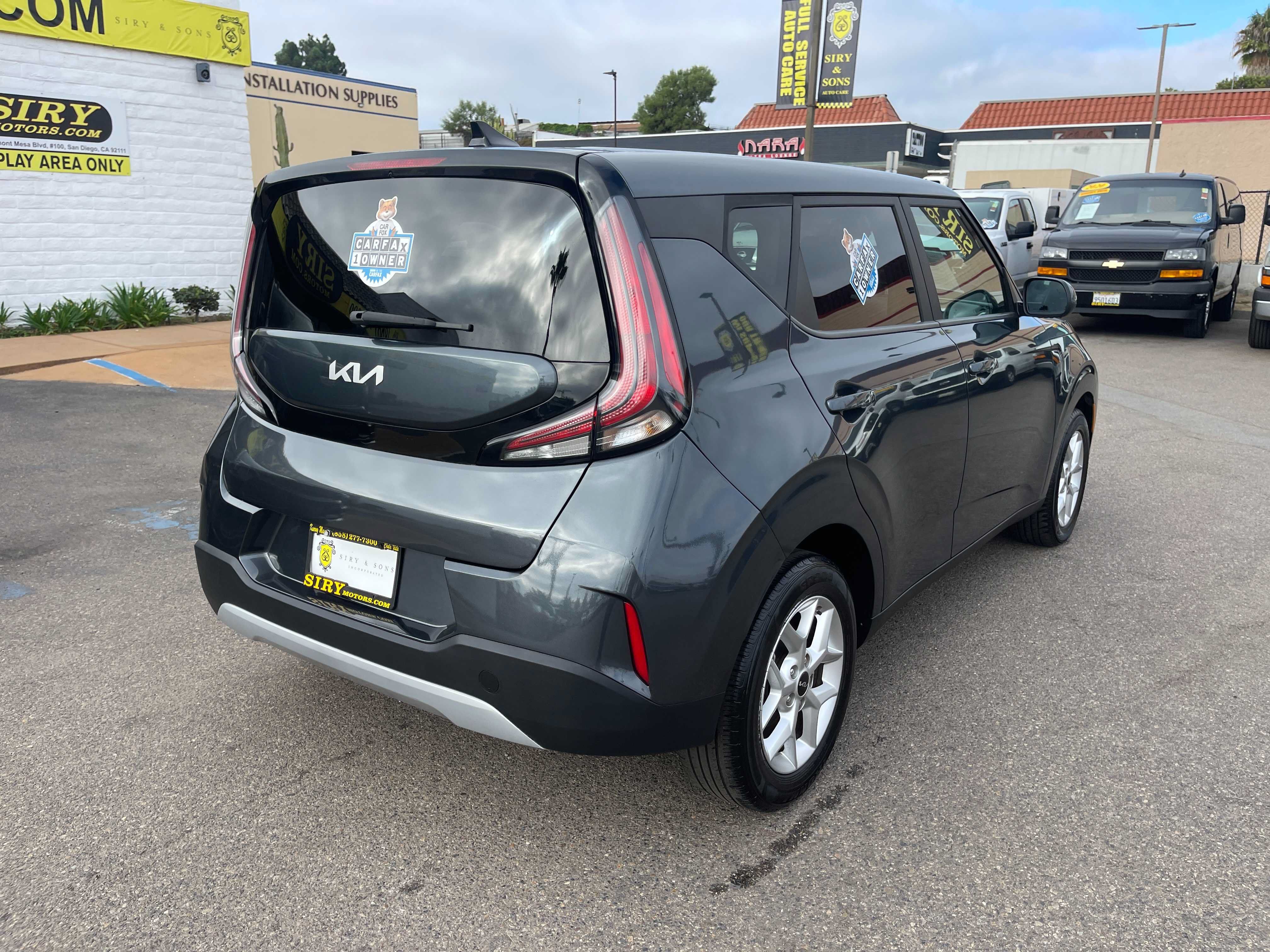 Used 2023 Kia Soul LX w/ LX Technology Package FWD image 3