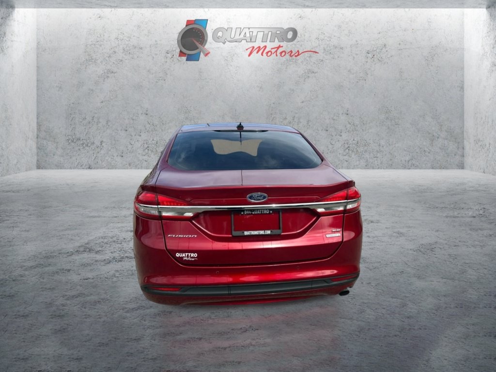 Used 2017 Ford Fusion SE w/ Fusion SE Technology Package FWD image 4