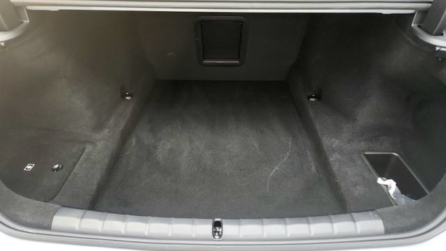 Used 2025 BMW 740i RWD image 29