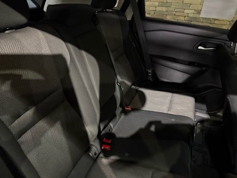 Certified 2025 Nissan Rogue SV image 32