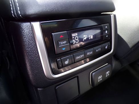 Used 2022 Subaru Ascent Limited w/ Technology Package image 17