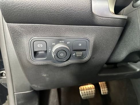 Used 2022 Mercedes-Benz EQB 300 4MATIC image 19