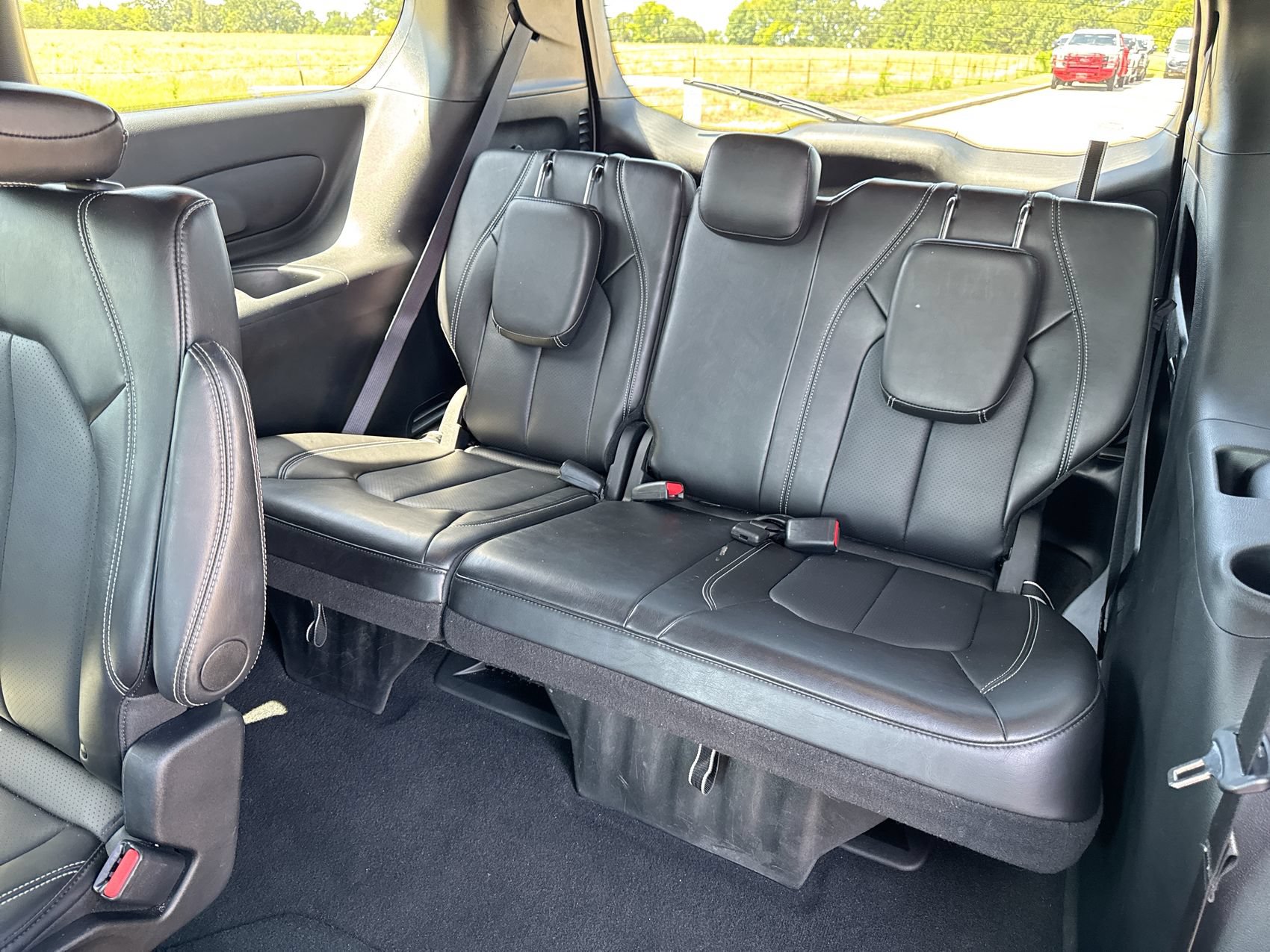 Used 2025 Chrysler Pacifica Select FWD image 22