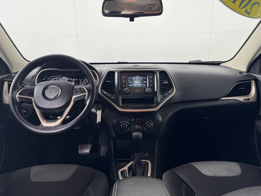 Used 2016 Jeep Cherokee Sport FWD image 22