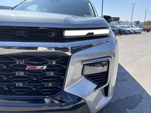 Used 2025 Chevrolet Traverse Z71 AWD/4WD image 10