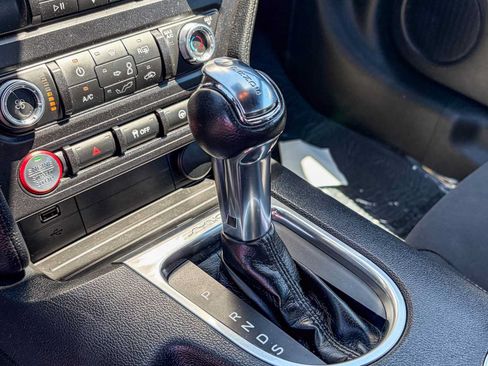 Used 2022 Ford Mustang GT w/ Black Accent Package RWD image 18