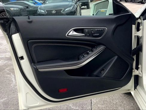 Used 2014 Mercedes-Benz CLA 250 image 22