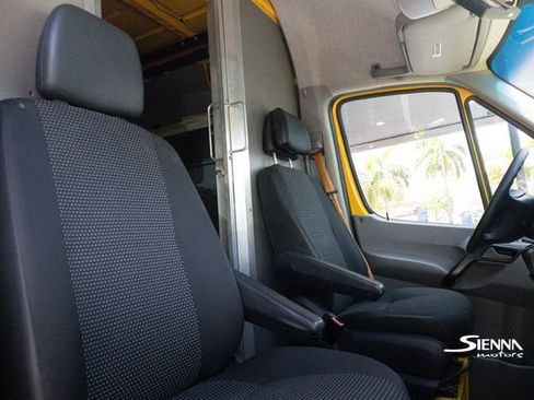 Used 2014 Freightliner Sprinter 2500 image 13