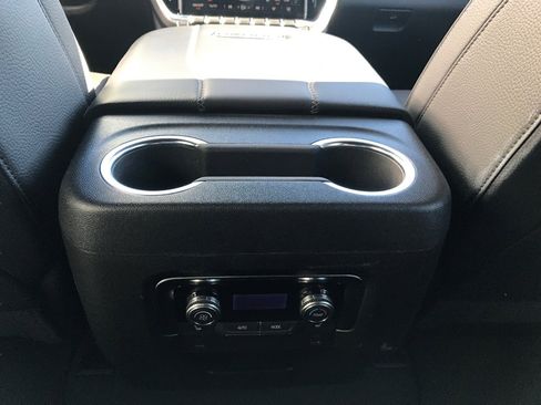 Certified 2025 GMC Yukon XL Denali image 17