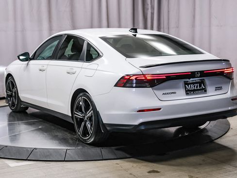 Used 2023 Honda Accord Sport image 2