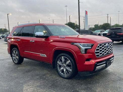 Used 2023 Toyota Sequoia Capstone image 3