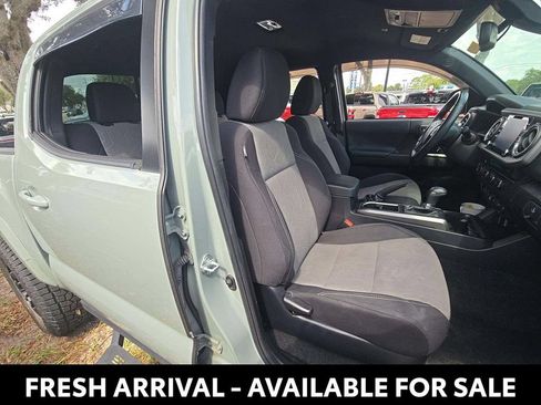 Used 2022 Toyota Tacoma TRD Sport w/ Technology Package AWD/4WD image 12