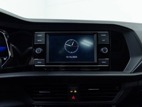 Used 2024 Volkswagen Jetta SE image 17