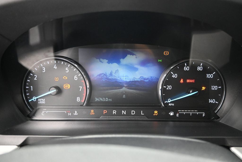 Used 2023 Ford Explorer XLT AWD/4WD image 14