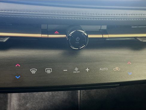 Used 2025 Nissan Ariya FWD image 24