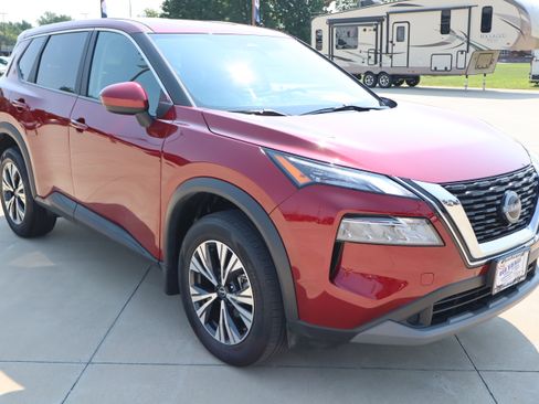 Used 2023 Nissan Rogue SV AWD/4WD image 3