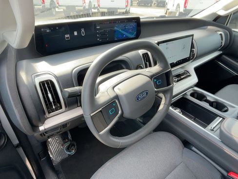 Used 2025 Ford Expedition Max Active image 13