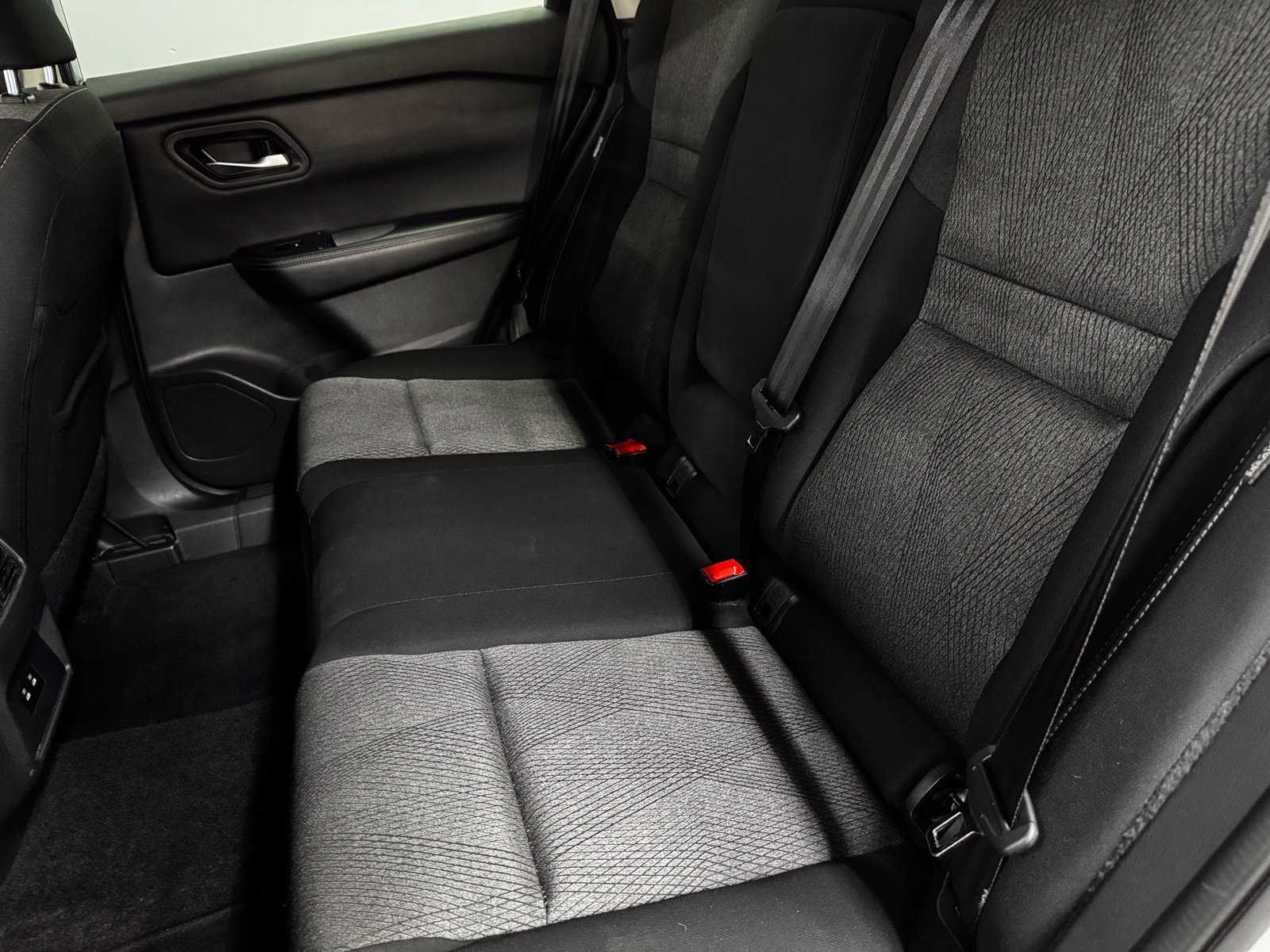 Certified 2024 Nissan Rogue SV AWD/4WD image 13
