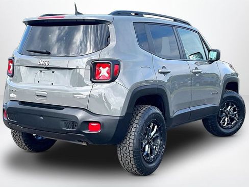 Used 2022 Jeep Renegade Latitude AWD/4WD image 6