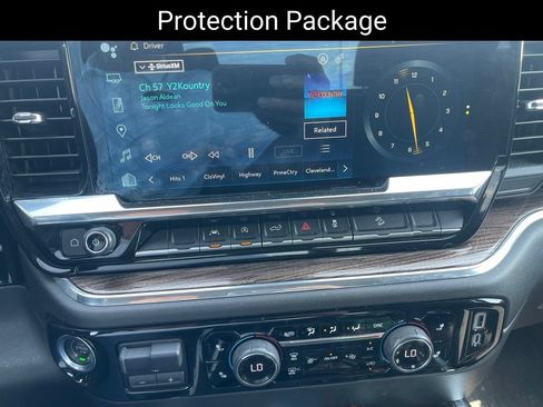 Used 2023 Chevrolet Silverado 1500 LT AWD/4WD image 17